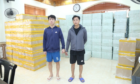 Bắc Ninh: Khởi tố 2 đối tượng tàng trữ hàng cấm